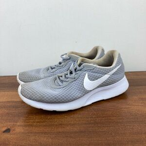 NIKE GRAY WOMEN'S SIZE 9 LACE UP 812655-010 SNEAKER LIGHTWEIGHT SNEAKER Shoes